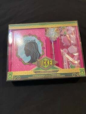 Wicked Glinda Journal Set with Pen and Puffy Stickers, 40 Sheets